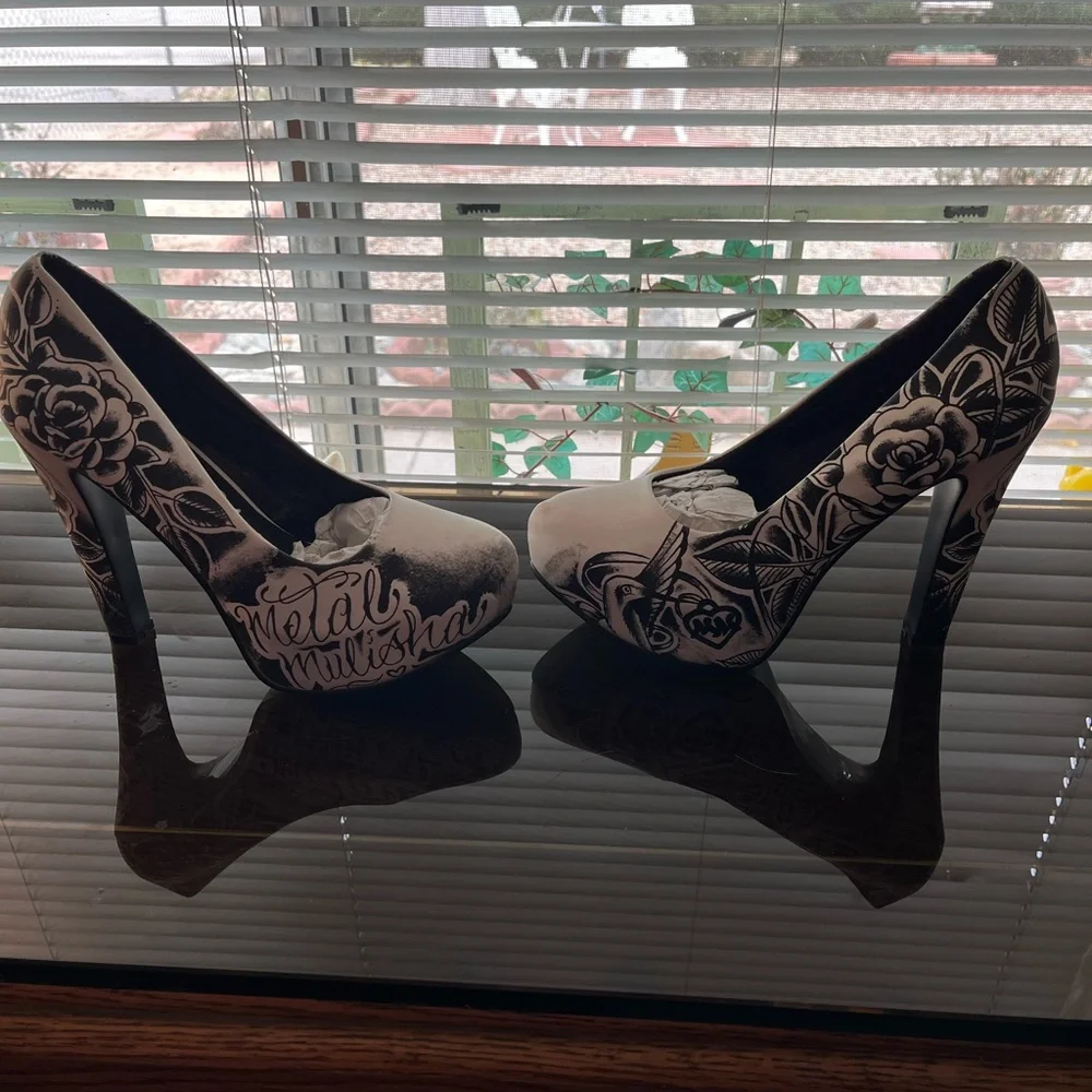 METAL MULISHA Women's Black and White Heels - Picture 2 of 4
